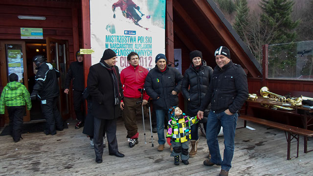 Korzenioski na czarnym groniu